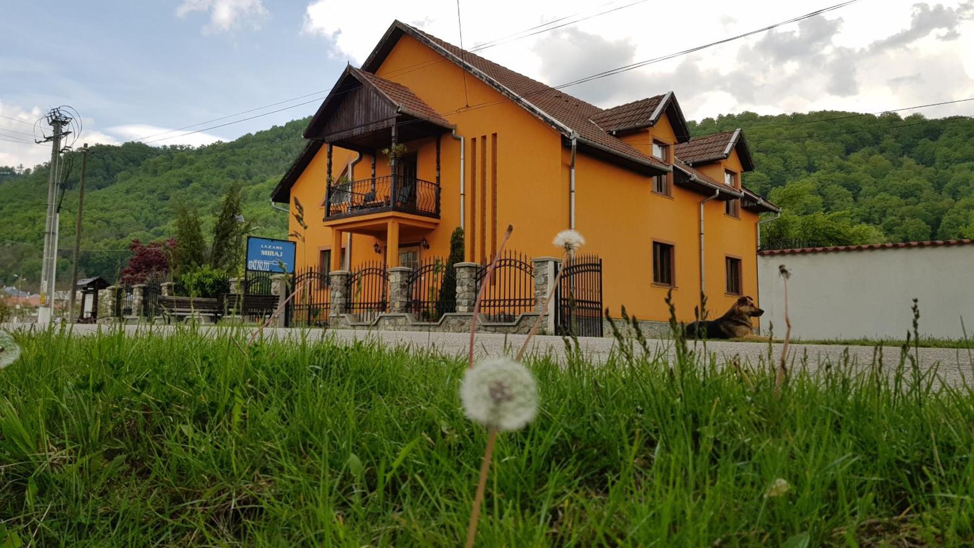 Pensiunea Miraj Polovragi Exterior photo